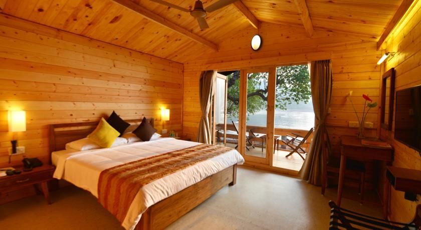 Bay 15 Hotel Панаджи Екстериор снимка