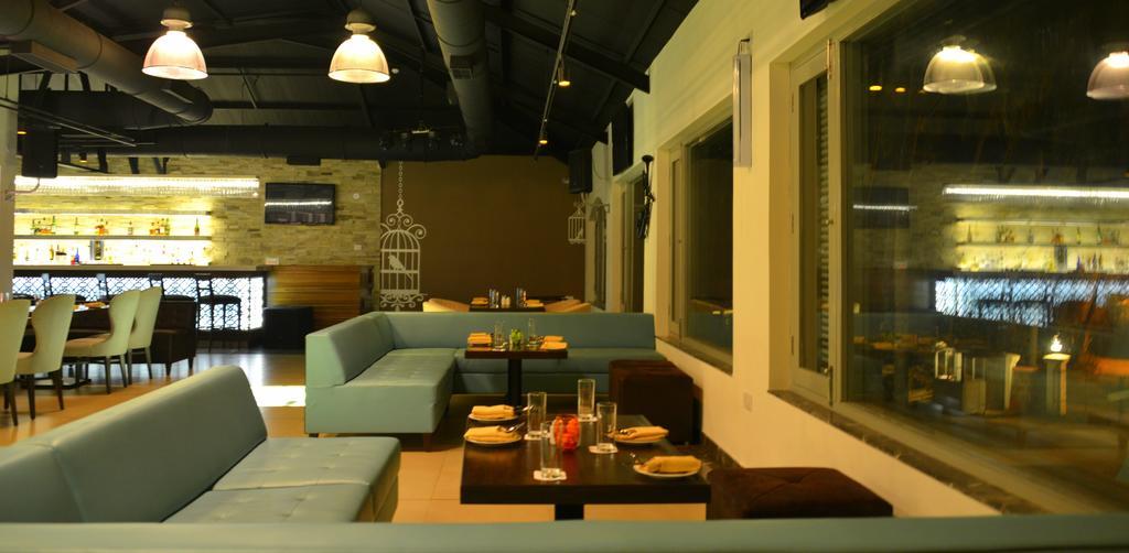 Bay 15 Hotel Панаджи Екстериор снимка