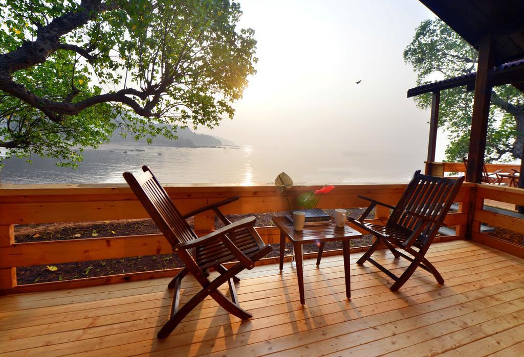 Bay 15 Hotel Панаджи Екстериор снимка